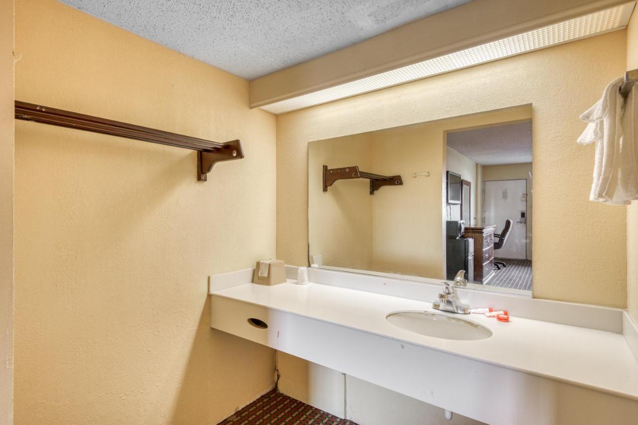 Oyo Hotel Jackson Fairgrounds I-55 Bagian luar foto