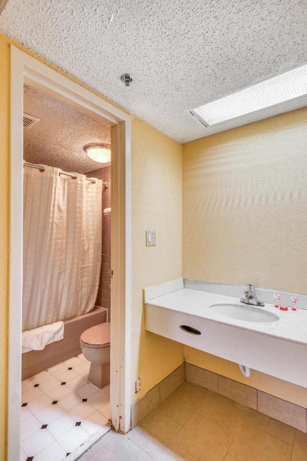 Oyo Hotel Jackson Fairgrounds I-55 Bagian luar foto
