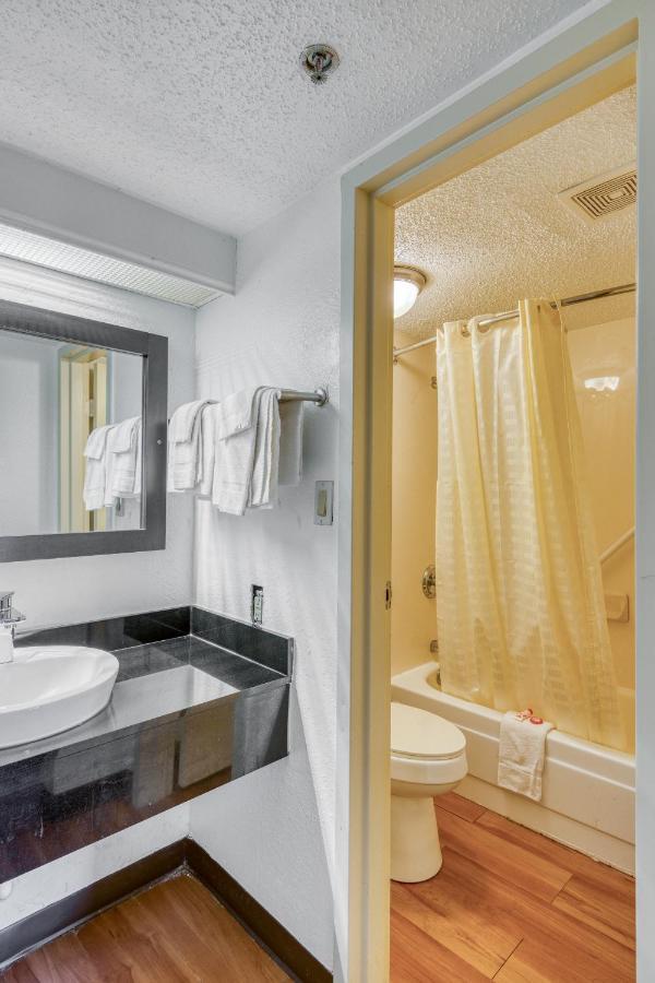 Oyo Hotel Jackson Fairgrounds I-55 Bagian luar foto